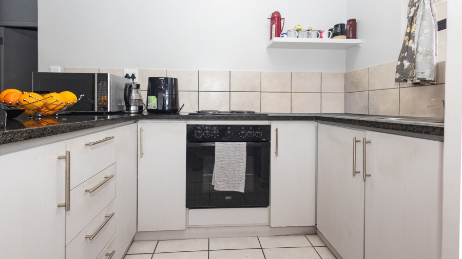 2 Bedroom Property for Sale in Schoongezicht Western Cape